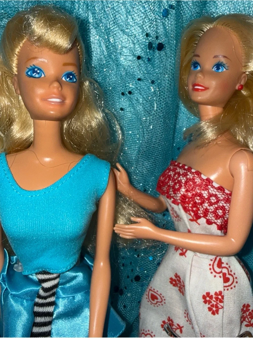 2 Barbie Vinatge dolls in Vinatge outfits